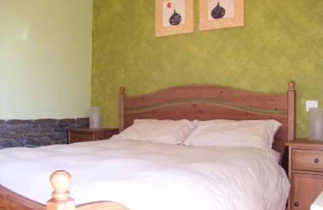 apartamento nuevo , 100m pistas, tranquilidad, jardin explendido ideal familia con niños. Muy cuidado. Cama de 160*200, colchon LATEX y sofa cama calidad 4 plazas150*200, SAT