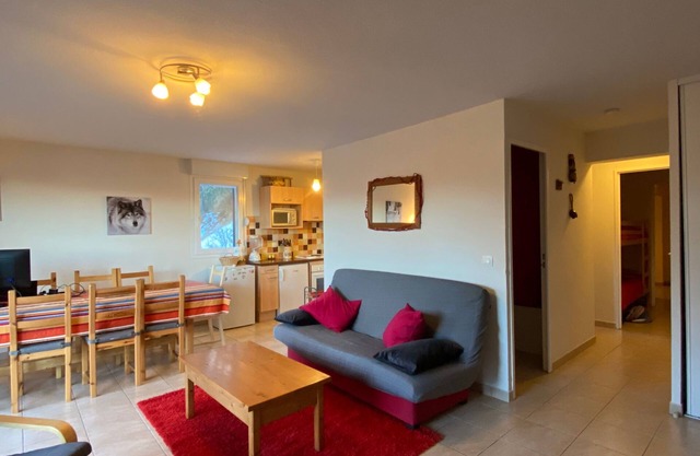Les Angles: apartamento nuevo , cerca de las pistas , perfecto para familias
