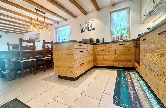 Les Brimbelles" apartment in semi-detached chalet