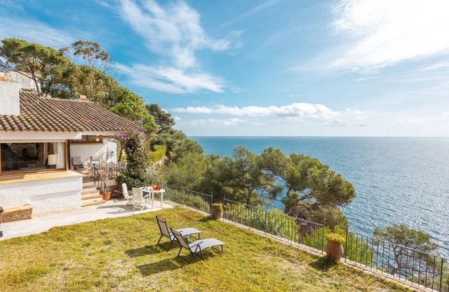 LES TEULADES - casa con espectaculares vistas al mar - Tamariu-Costa Brava