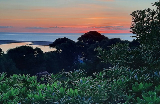 Casa La Franqui cerca del acantilado Hermosa vista al mar