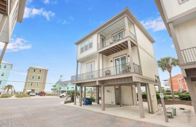 Life's Porpoise #A: steps from beach, pool