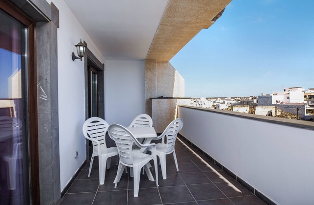 Apartamento luminoso "2 Dormitorios" con terraza y piscina compartida
