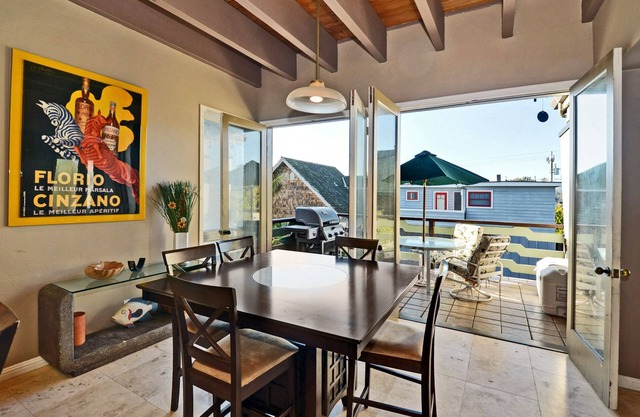 The Lighthouse - ¡A 250 pies de la playa de Twin Lakes!