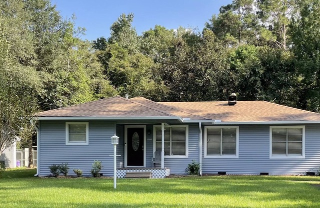 Lil Blue Lake House on a private lake in Conroe.