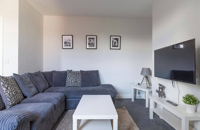 Lily Apartment - Sleeps 3 - Pet friendly - Parking