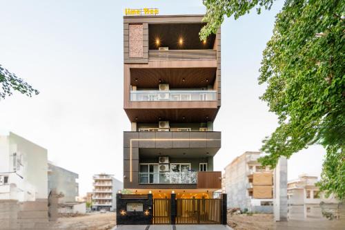 Lime Tree 1BHK Service Apartment Near Artemis Hospital Sector 52 Gurgaon