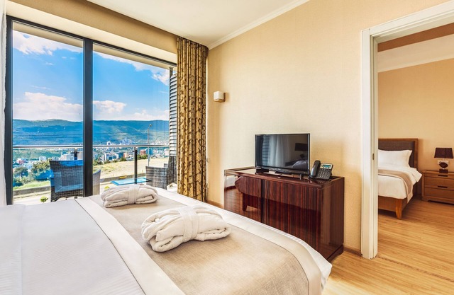 Lisi Hills Hotel