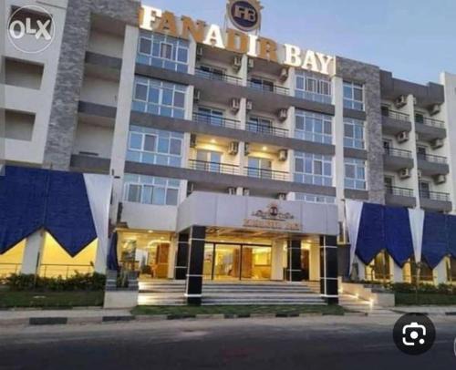 live in luxury hotel-style apartment in the heart of the city