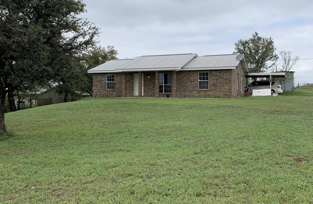 Llano House a Fully Equipped, True Home, Carport, Quiet