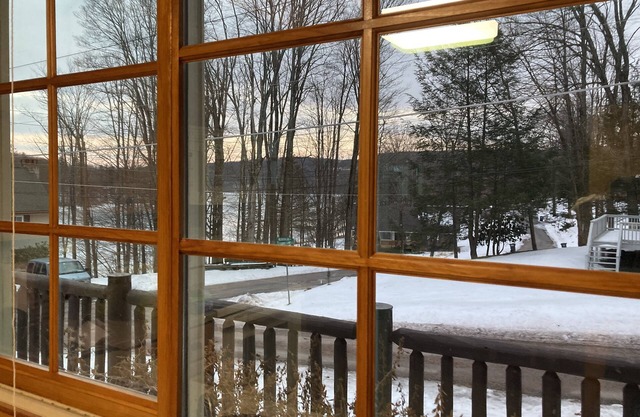 THE WHITE PINE COTTAGE. On Lake Wallenpaupack.