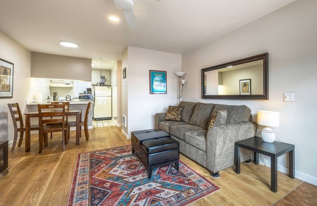 Lodge # 15 en el centro de Hood River Oregon - ¡Camina a todo!
