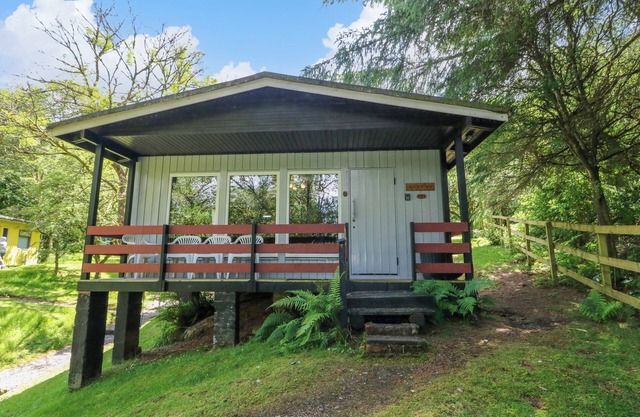 LODGE 6 - "ALDER", pet friendly in Lamlash, Isle Of Arran