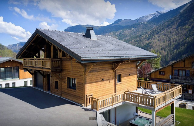 Lodge Skadi - alpine holiday for 8 with spa - OVO Network