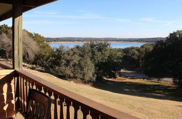 Lodge Suite Upstairs W/ Balcony - 207