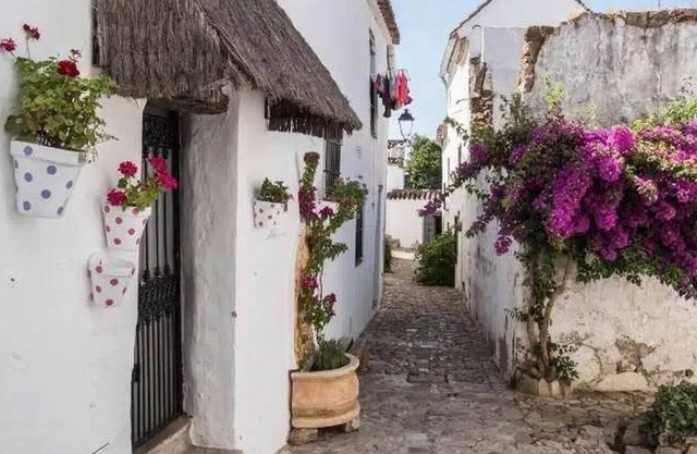Alojamiento en un pueblo medieval, una experiencia inolvidable.