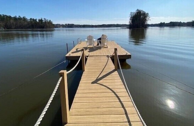 Cabaña de madera con hermosa vista