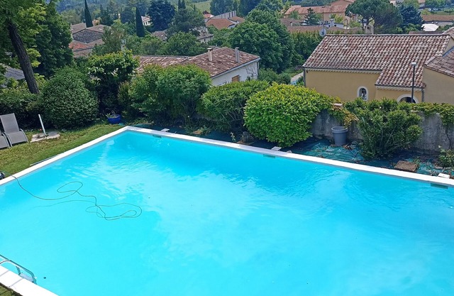 Logement Dans un Château du 13ième Siècle à 5 min de Montélimar