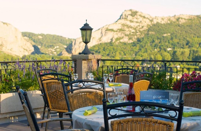 Logis Hotel Restaurant La Porte des Cévennes