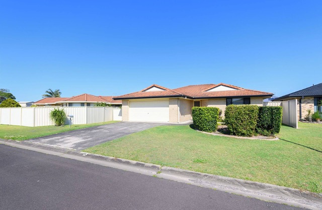 Lomandra: 4 BR, 2 BA in Evans Head, Sleeps 8
