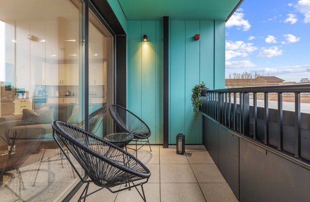 London - 1 Bed Apartment - Sleeps 2 - Long Stays