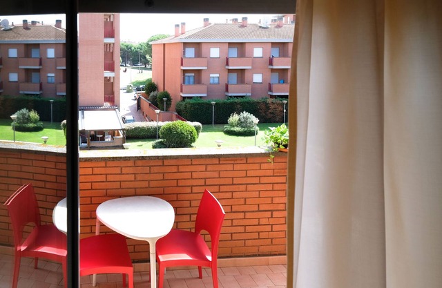 Apartamento de alquiler mensual en hermosa Residencia con patio y jardín