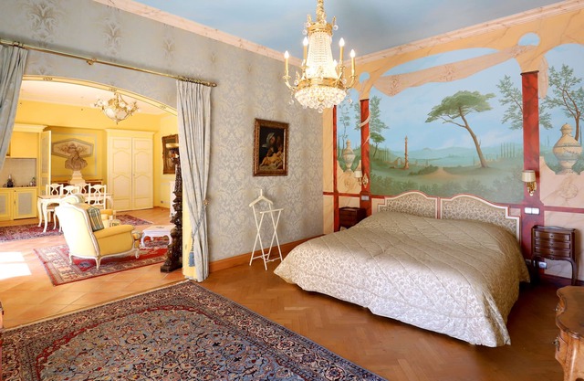 "Louise" - Luxurious and comfortable apartment on boutique wine estate