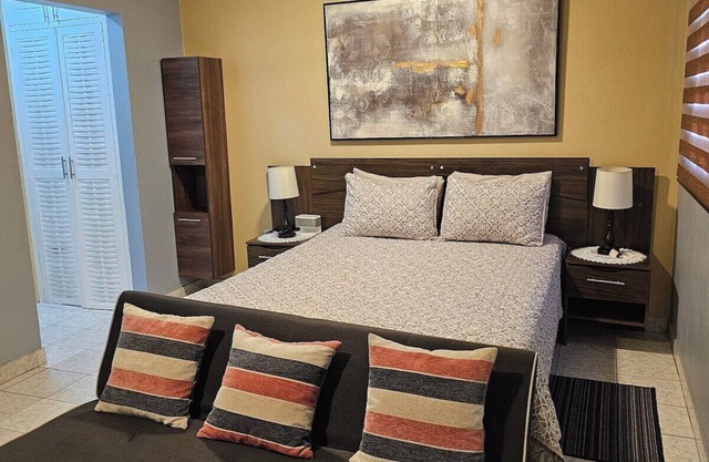 Lovely 1-bedroom condo in centrally located area