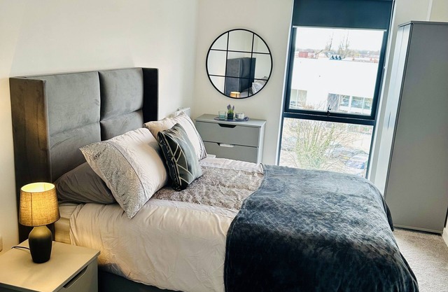 Lovely 2 Bedroom Apartment Altrincham