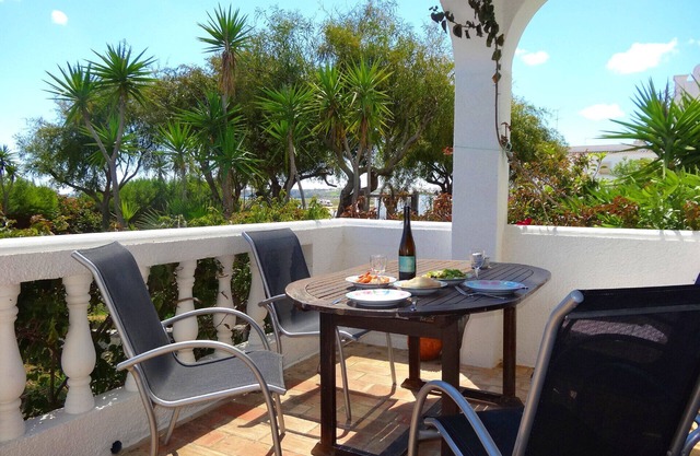 Lovely 2-bedroom apartment just a few metres from the beach