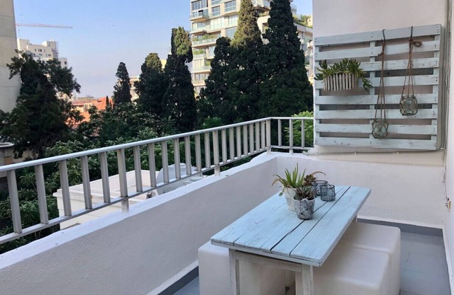 Lovely 2 Bedroom in Gemmayzeh - 24/7 electricity