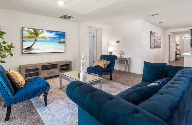 Lovely 4 Bed Room Home Away From Home 🤩⭐️