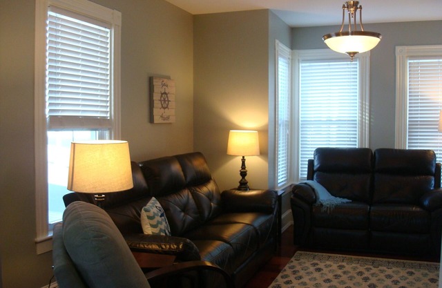 Precioso condominio de 4 dormitorios y 2 baños. A poca distancia de todo lo que es Portsmouth.
