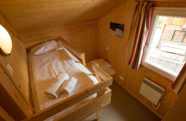 Precioso apartamento en villa con piscina, WIFI, TV, terraza, mascotas permitida y aparcamiento