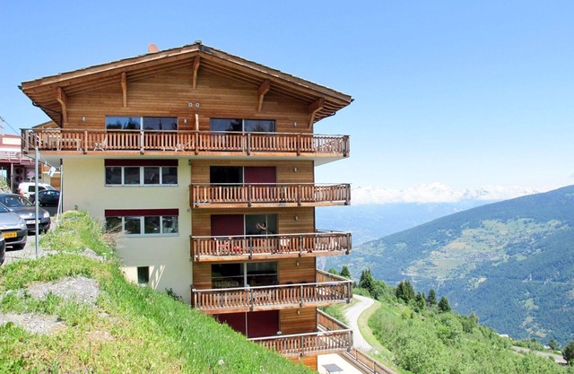 Precioso apartamento para 8 personas con jacuzzi, WIFI, TV, balcón y aparcamiento