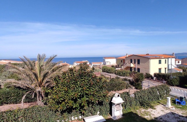 Acogedor apartamento con WIFI, piscina, TV, balcón y aparcamiento, cerca de Castelsardo