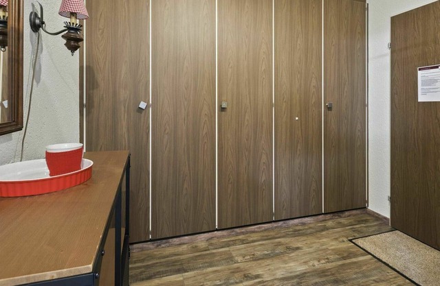 Hermoso apartamento para 4 personas con WIFI, TV, balcón, mascotas permitida y aparcamiento