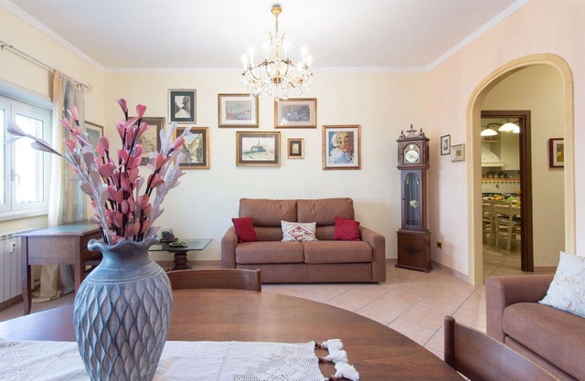 Bonito apartamento para 6 personas con A/C, WIFI, TV, balcón y aparcamiento
