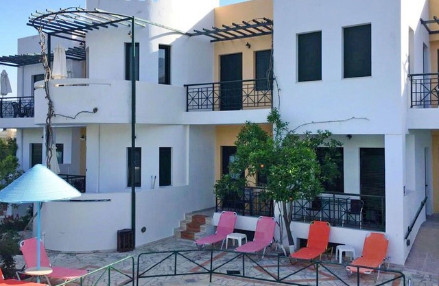 Hermoso apartamento para 4 personas con piscina, jacuzzi, WIFI, A/C, TV, terraza y aparcamiento