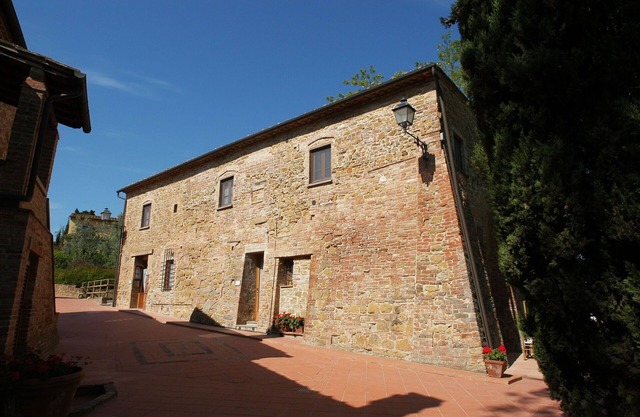 Apartamento con piscina, WIFI, A/C, TV, mascotas permitida, aparcamiento, cerca de San Gimignano