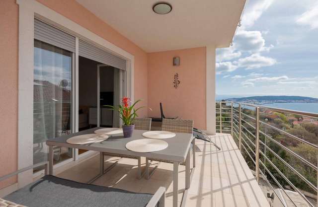 Precioso apartamento en Seget Donji