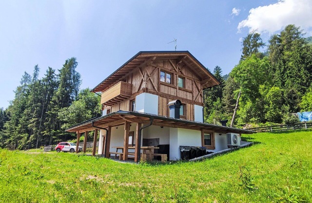 Hermoso apartamento en villa para 12 personas con WIFI, TV y patio