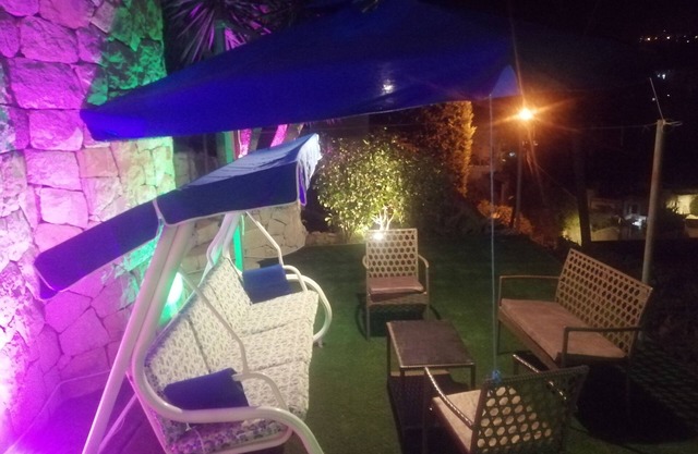 Charming 2-bedroom apartment with WiFi, AC in lovely Kesrwan