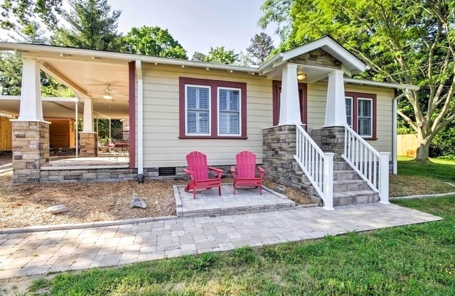 Swannanoa Cottage remodelada w / Sauna, Yarda y Fire Pit