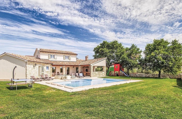 Preciosa casa en Valtura