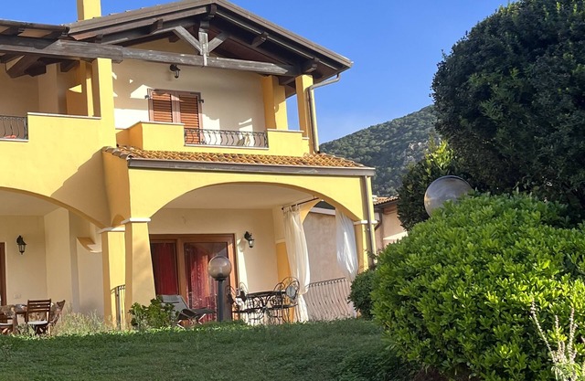 Encantadora casa con jardin en el extremo ser de Cerdena