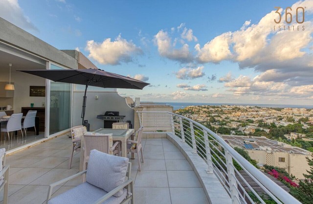 Lovely Mellieha Apt with stunning terrace & views!