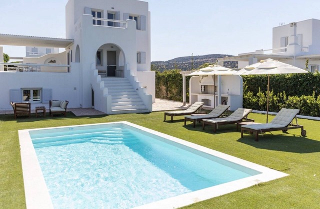 Lovely Naxos Villa | 4 Bedrooms | Villa Shirley | Spacious Outdoor Area with Private Pool | Pyrgak