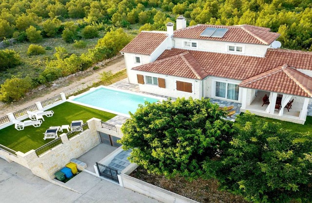 Whitestone villa, Šibenik