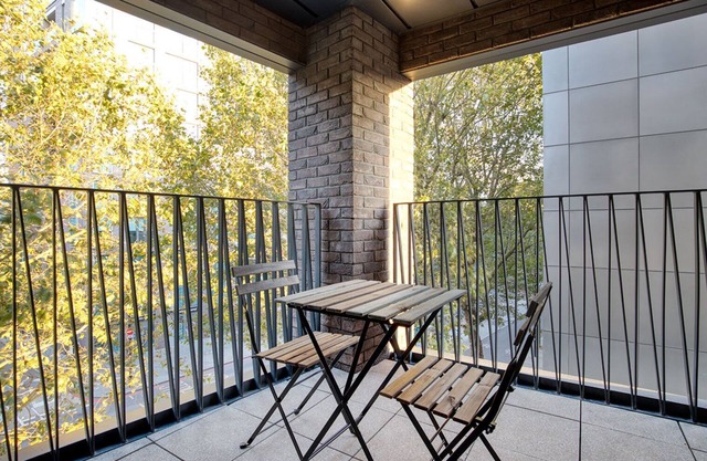 Lovely Southwark 2BR w/ Balcony, nr Tourist Attractions, by Blueground